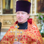 Митрополит Викторин поздравил с 50-летием настоятеля Александро-Невского собора